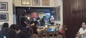 Tempat Ngupi "Kuliner Inovatif di Tengah Suasana Artistik"