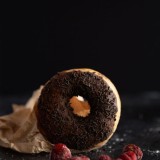 Membuat Donat Coklat Meses di Rumah