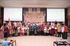 Gusra Farnita, Guru SD, dan Dyima Guszita, Siswa SMA, Raih Juara Lomba Menulis Surat Guru dan Siswa se-Sumbar