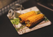 "Jagung Rebus : Kudapan Tradisional yang Tetap Relevan untuk Gaya Hidup Sehat"