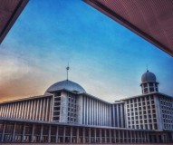 Maghrib di Istiqlal : Refleksi Spiritualitas di Jantung Batavia