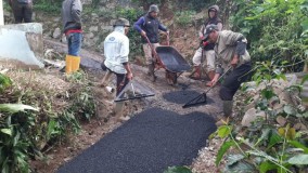 Bonus Produksi Panas Bumi di Desa Margaluyu Digunakan Pembangunan Jalan Gang