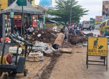 Saluran Pipa PDAM Jebol di Dekat Alun-Alun Ciparay, Perbaikan Ditarget Rampung Malam Ini 