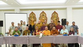 Delegasi IIS di Borobudur Meneladani Kerukunan dari Tokoh Buddhis