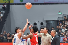 Aksi Wamenpora di Final DBL 2025 Jakarta Semangat Atlet Muda Berkobar