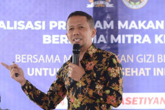 Sosialisasi Program Makan Bergizi Gratis di Bandung Tekanan Asupan Gizi Sejak Dini