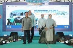 Bandung Bedas Creative Fashion Showcase, Emma Dety: Dekranasda Dorong Identitas Lokal Daerah Terus Berkembang