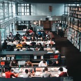 Pengalaman Belajar ke Luar Negeri Mengintegrasikan Pemikiran Barat dan Timur dalam Konteks Budaya Indonesia