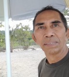 Wawancara Tokoh : John Semuel's Weaving Love, Binding Affection' Life Values in Colour and Form