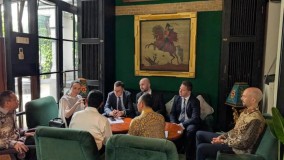 Polandia dan Indonesia Jajaki Kerja Sama dalam Sektor Kereta Api dan Transportasi Publik