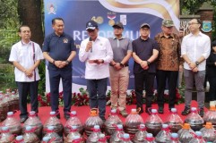 Aksi Lingkungan Gemabudhi 10.000 Liter Eco Enzyme di Sungai Jelentreng Resmi Catat Rekor MURI