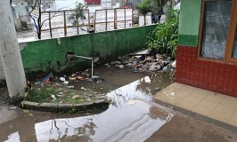 Proyek Galian SPAM PDAM Tirta Raharja di Ciparay Dikeluhkan Warga dan Pedagang