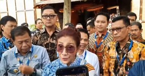 Terobosan Baru Susi Pudjiastuti, Ambil Alih Warga Terlilit Pinjol jadi Nasabah Bank BJB 