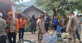 Kekeringan Mulai Menghantam Arjasari, 5.558 Warga Terima Bantuan Air Bersih