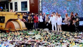 1.245 Tersangka Diciduk! Polda Jabar Sita Jutaan Obat Terlarang hingga 21 Ribu Botol Miras
