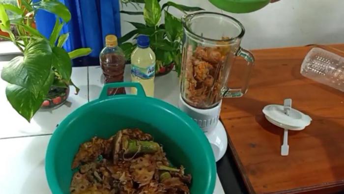 Membuat EM4 Sendiri: Solusi Praktis untuk Pupuk Organik di Rumah