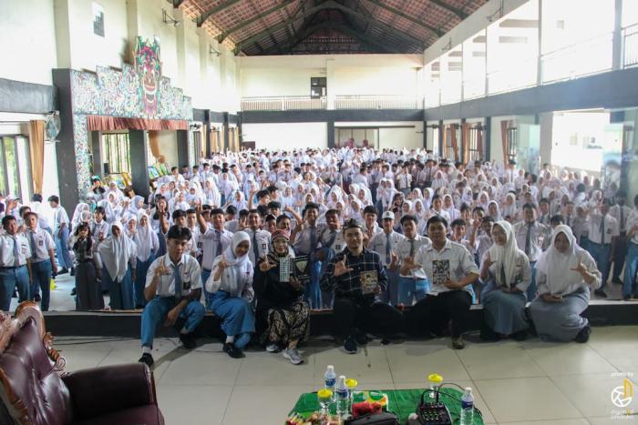 "Petualangan dalam Goresan Imajinasi" di SMAN 1 Sumberpucung