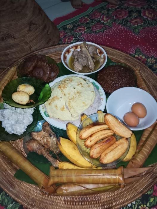 "BACA-BACA" LEWAT TRADISI HAROA - MUNA
