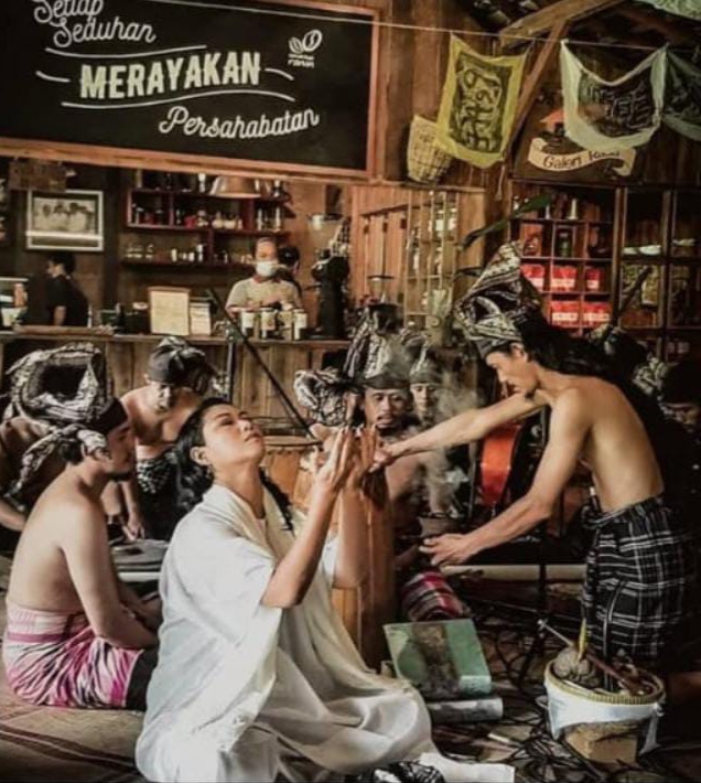 Wawancara Tokoh : Melestarikan Tari Pagellu' Tua Toraja bersama Hesti Nona Pala'langan   