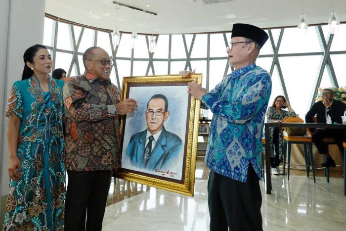 Wawancara Tokoh : Melepas Jangkar di Bulan Ramadan D. Zawawi Imron, Kisah, Kata, dan Inspirasi