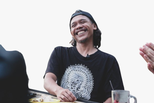 Wawancara Tokoh : Mas Kuat "Jembatan Edukasi Siluk Menyatu dengan Alam, Membangun Generasi"