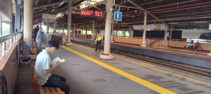 Perjuangan Senyap Sastrawan "Mencari Nafkah di Tengah Gurun Kata"