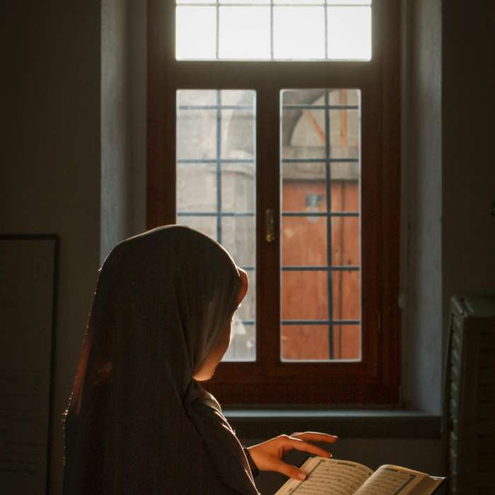 Mencari Kembali Marwah Hijab : Menuju Esensi Spiritual di Tengah Arus Mode   