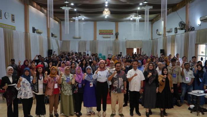 Anggota DPR RI Bersama Badan Gizi Nasional Edukasi Pola Makan Sehat untuk Warga Bekasi