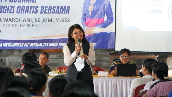 Warga Desa Adat Akah Klungkung Bali Antusias Ikuti Sosialisasi Program Makan Bergizi Gratis