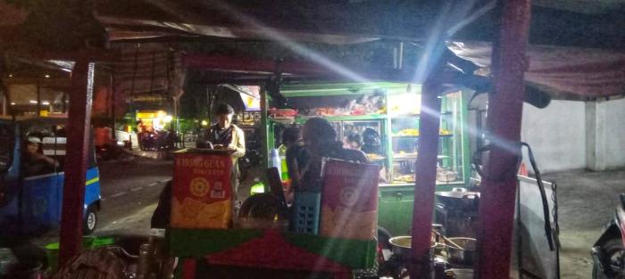 Akulturasi Budaya dalam Seporsi Ketoprak Stasiun Tebet