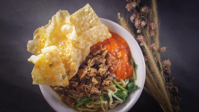 Mie Ayam "Mengapa Semua Orang Menyukai Kelezatannya?"