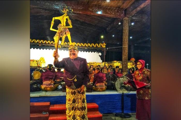 Mengenang Ki Anom Suroto "Pelopor dan Pewaris Luhur Seni Pedalangan Indonesia"
