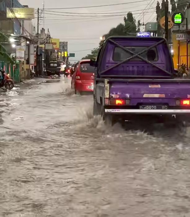 Banjir Rendam 10 Desa di Ciparay, Camat Perintahkan RT hingga Kades Cepat Respon dan Tanggap
