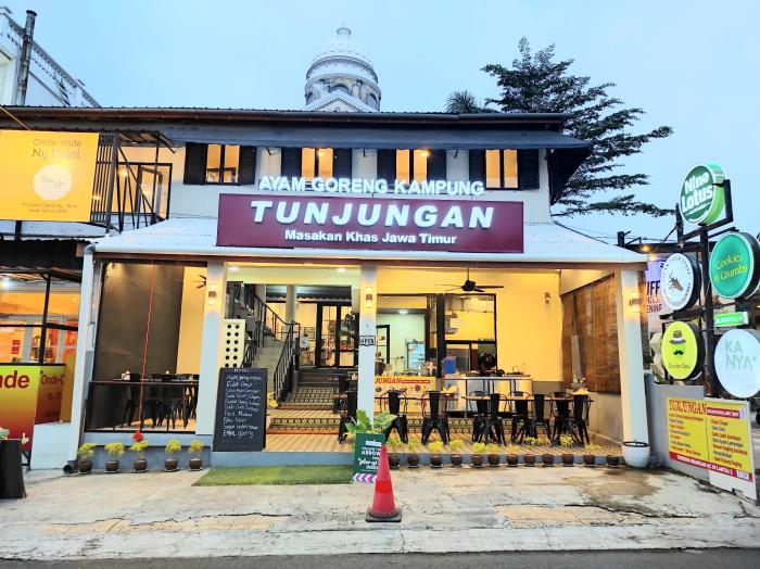 "Resto Tunjungan Cibubur" Cita Rasa Otentik Jawa Timur