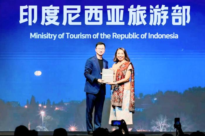 Indonesia Sabet Penghargaan "Strategic Partnership Destination of the Year" di Trip.com Summit