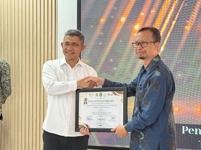 Sabet 3 Penghargaan, DPUTR Kabupaten Bandung Juara Umum Penyelenggaraan Jasa Konstruksi Tingkat Jabar