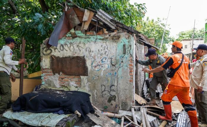 Penertiban Bangunan Liar di Johar Baru Langkah Awal Revitalisasi Kali Sentiong