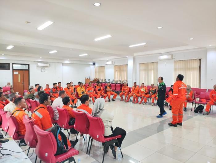 Kecamatan Makasar Gelar Pelatihan K3 untuk Tingkatkan Keselamatan Kerja Petugas PPSU