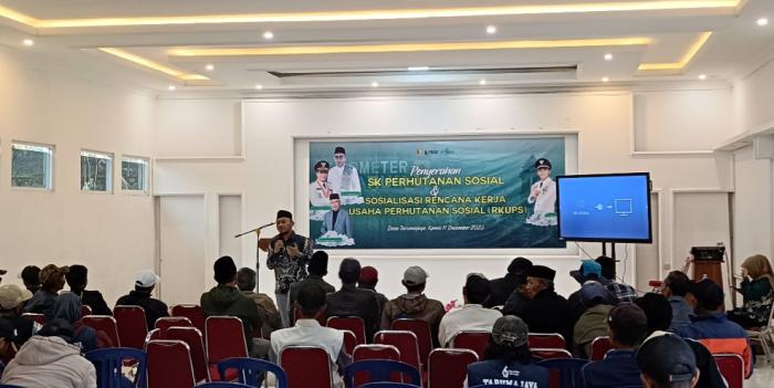 Penyerahan SK Perhutanan Sosial di Desa Tarumajaya Kabupaten Bandung Jadi Pilot Project