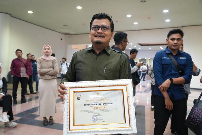 Keterbukaan Informasi Publik Pemkab Bandung, Diganjar Penghargaan dari Anugerah KIP Jabar 2025