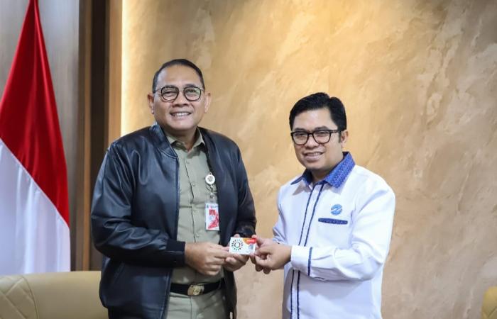 2.445 Kartu Transportasi Transjakarta Gratis Akan Didistribusikan Pemkot Jakarta Pusat Melalui Camat dan Lurah