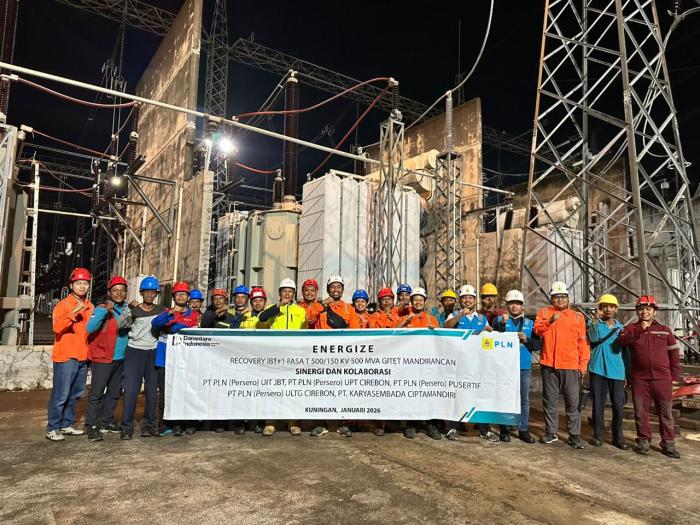 Libur Tahun Baru, Petugas PLN Tuntaskan Penggantian Trafo GITET Mandirancan