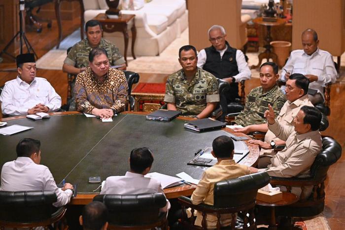 Presiden Prabowo Terima Menteri di Hambalang Evaluasi Program Nasional dan Kesiapan Idulfitri