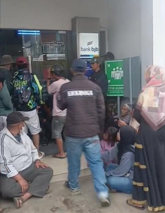 RT dan RW di Kertasari Gerudug ke BJB, Dinilai Tidak Efektif dan Harus Segera Dievaluasi