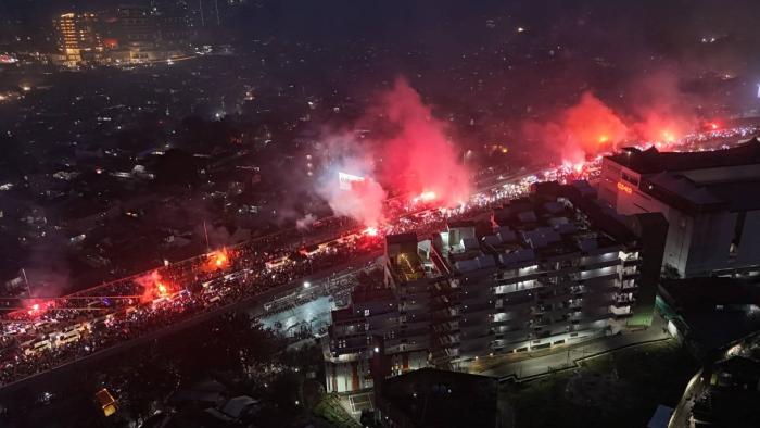 Cetak Rekor Tiga Kali Beruntun Persib Bandung Raih Gelar Juara Hattrick Liga Nasional