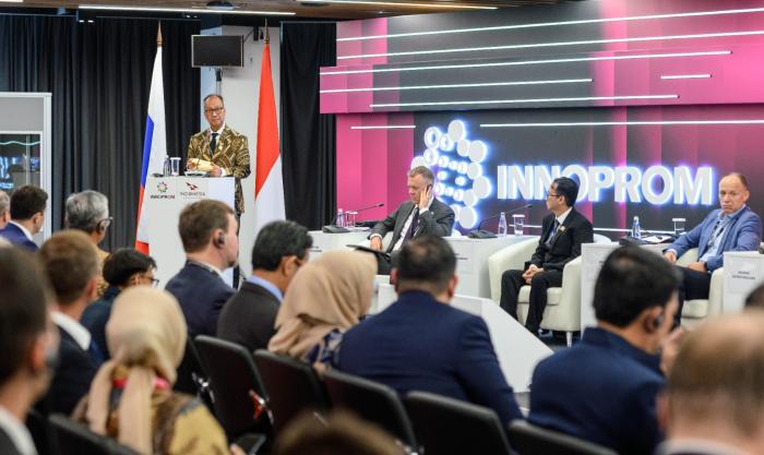 Pertemuan Bilateral di INNOPROM 2026 Indonesia dan Armenia Bahas Perluasan Kerja Sama Industri