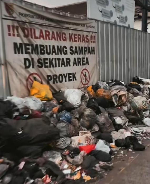 Kuota TPA Sari Mukti Habis, Pengangkutan Sampah di Wilayah 4 Kabupaten Bandung Terhenti, Ancaman Penumpukan